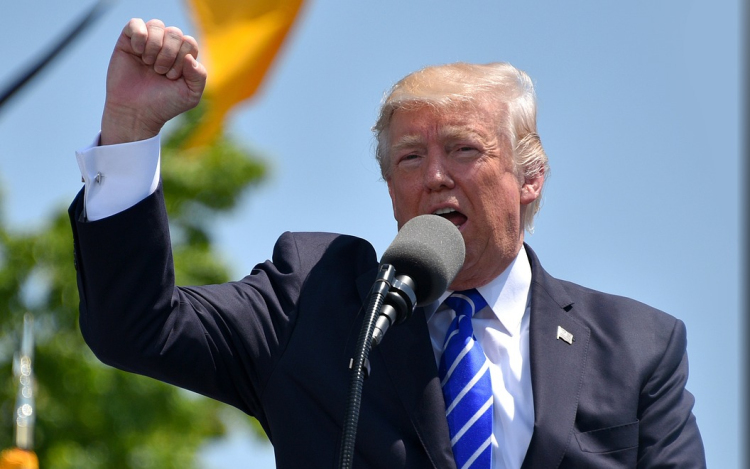 Donald Trump nemzetközi haditengerészeti együttműködést kezdeményez a Hormuzi-szoros biztonsága érdekében