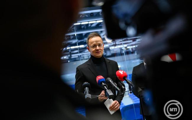 Szijjártó Péter: újabb beruházásokat hajt végre Magyarországon az amerikai Scrub Daddy és Formlabs