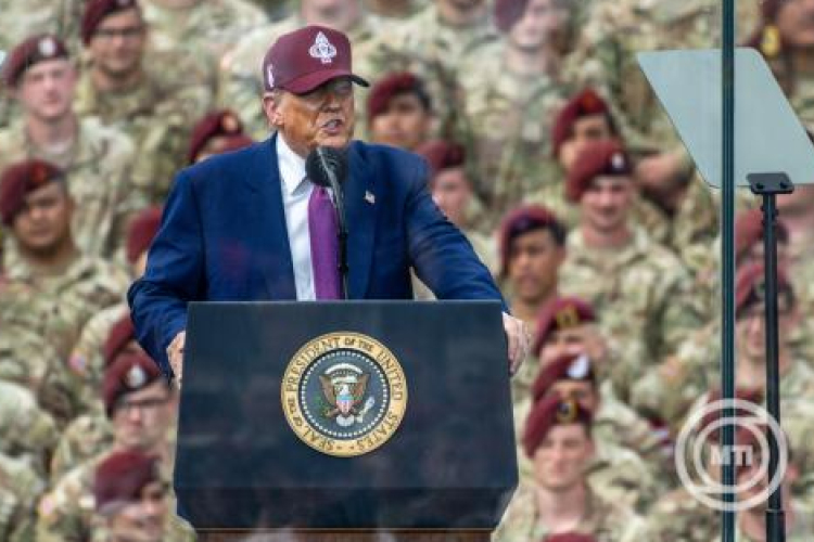 Donald Trump a következő két hétben dönt az Egyesült Államok esetleges bekapcsolódásáról a konfliktusba