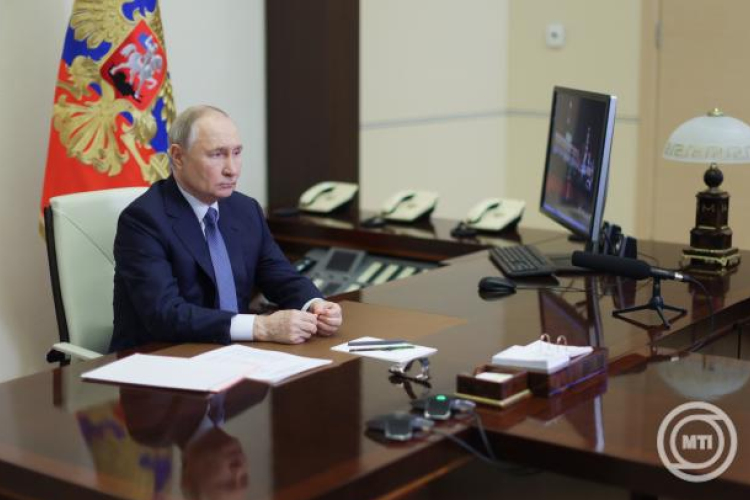 Nem erősítette meg és nem is cáfolta a Kreml az orosz-amerikai elnöki telefonbeszélgetésről szóló bejelentést